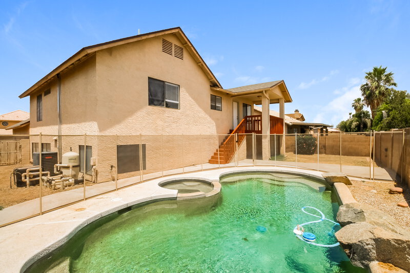 3,120/Mo, 555 W Spur Ave Gilbert, AZ 85233 Pool View