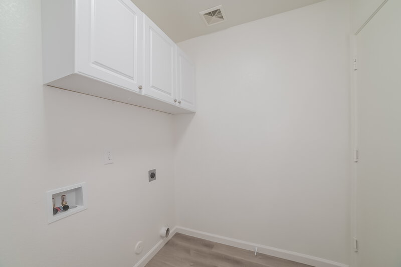 2,095/Mo, 3025 W Silver Sage Ln Phoenix, AZ 85083 Walk In Closet View 2