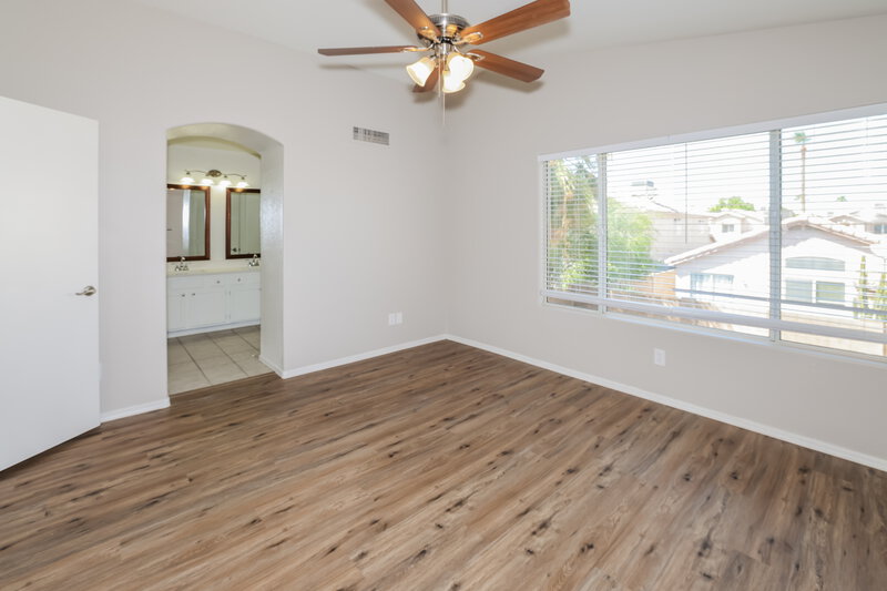 2,955/Mo, 4124 E Anderson Dr Phoenix, AZ 85032 Main Bedroom View