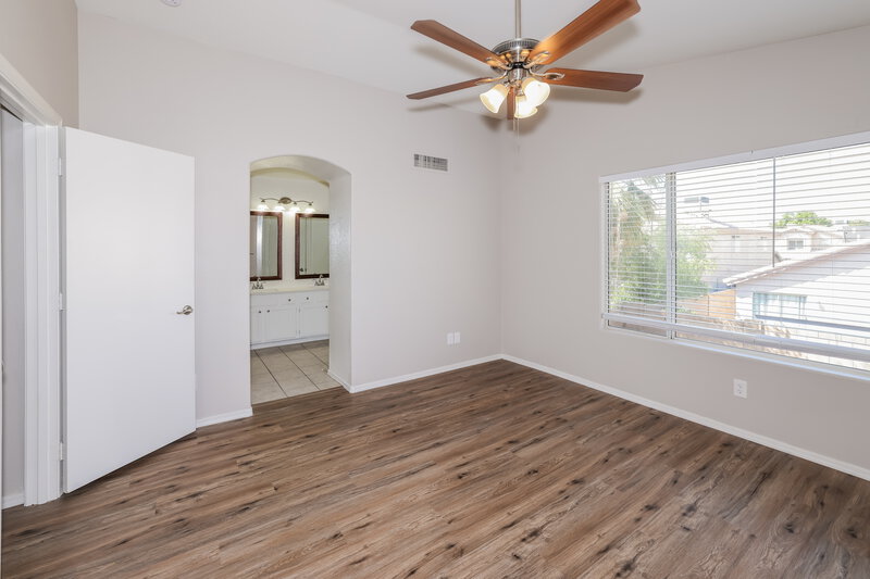 2,955/Mo, 4124 E Anderson Dr Phoenix, AZ 85032 Main Bedroom View 2