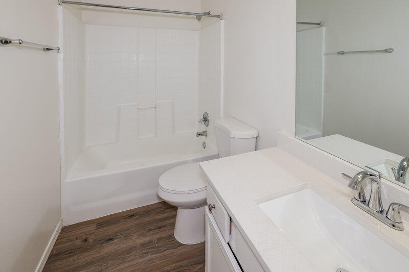 2,955/Mo, 4124 E Anderson Dr Phoenix, AZ 85032 Bathroom View