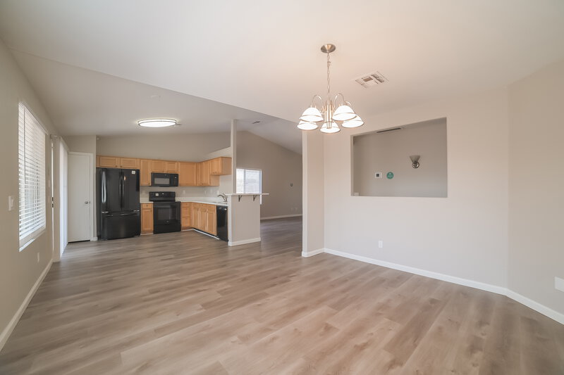 1,915/Mo, 14441 W Marcus Dr Surprise, AZ 85374 Dining Room View 2