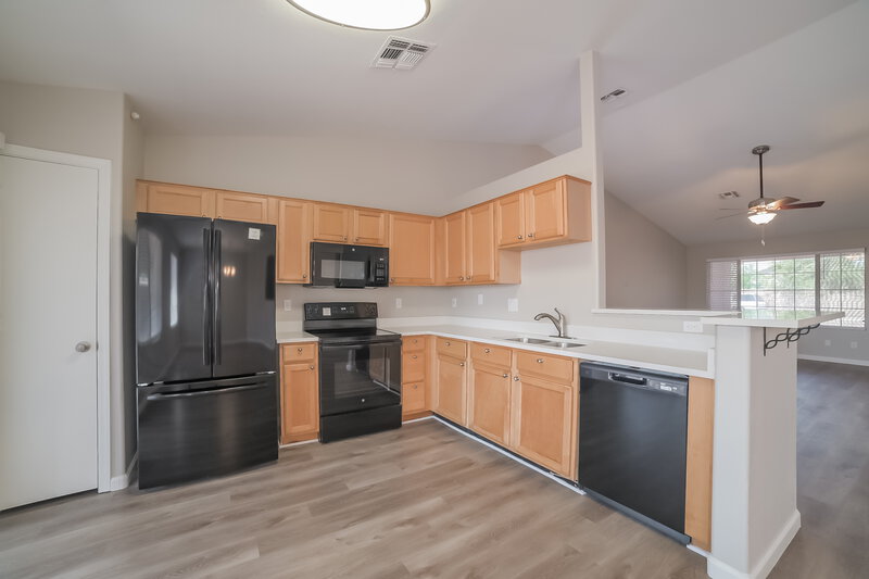 1,915/Mo, 14441 W Marcus Dr Surprise, AZ 85374 Kitchen View
