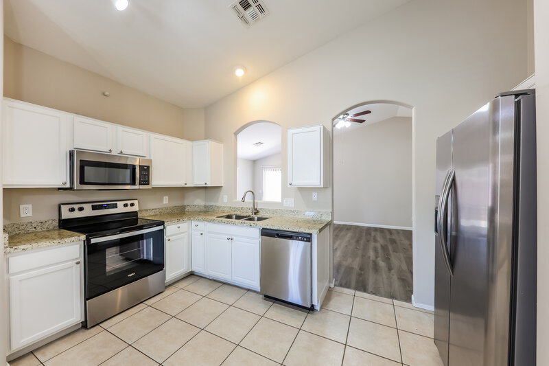 1,950/Mo, 14417 N Gil Balcome Surprise, AZ 85379 Kitchen View
