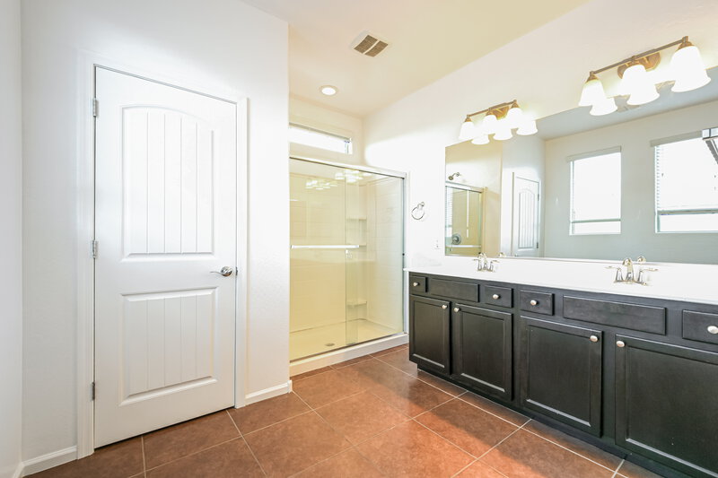 2,155/Mo, 8616 E Lobo Ave Mesa, AZ 85209 Main Bathroom View