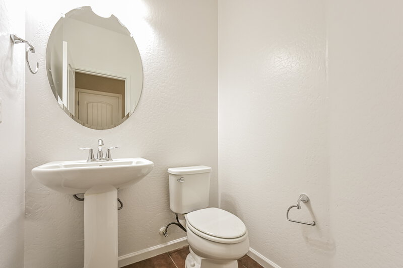 2,155/Mo, 8616 E Lobo Ave Mesa, AZ 85209 Bathroom View 2