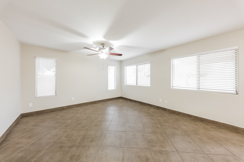 2,195/Mo, 2505 W Red Fox Rd Phoenix, AZ 85085 Family Room View