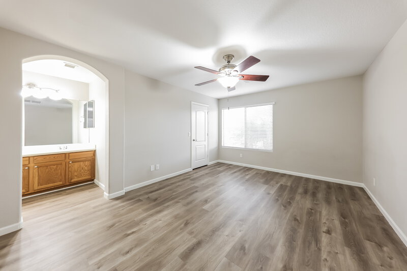 2,195/Mo, 2505 W Red Fox Rd Phoenix, AZ 85085 Main Bedroom View