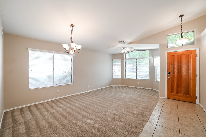 2,020/Mo, 6660 W Monona Dr Glendale, AZ 85308 Family Room View