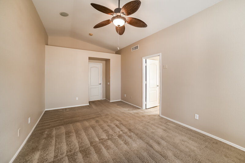 2,020/Mo, 6660 W Monona Dr Glendale, AZ 85308 Main Bedroom View 2