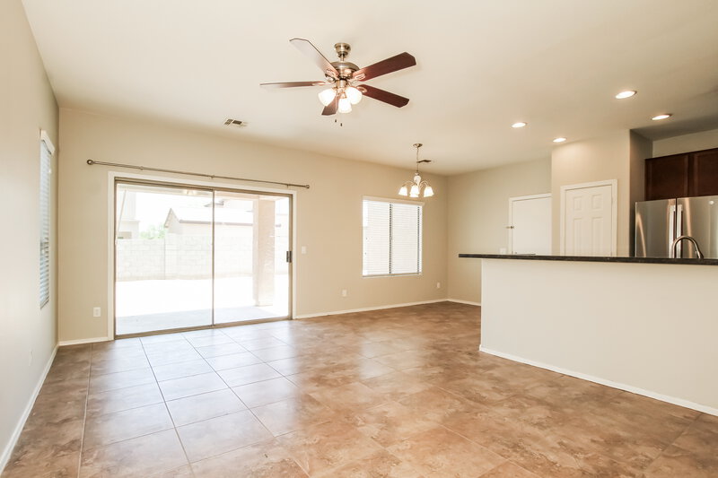 2,370/Mo, 7907 S 50th Ln Laveen, AZ 85339 Living Room View 2