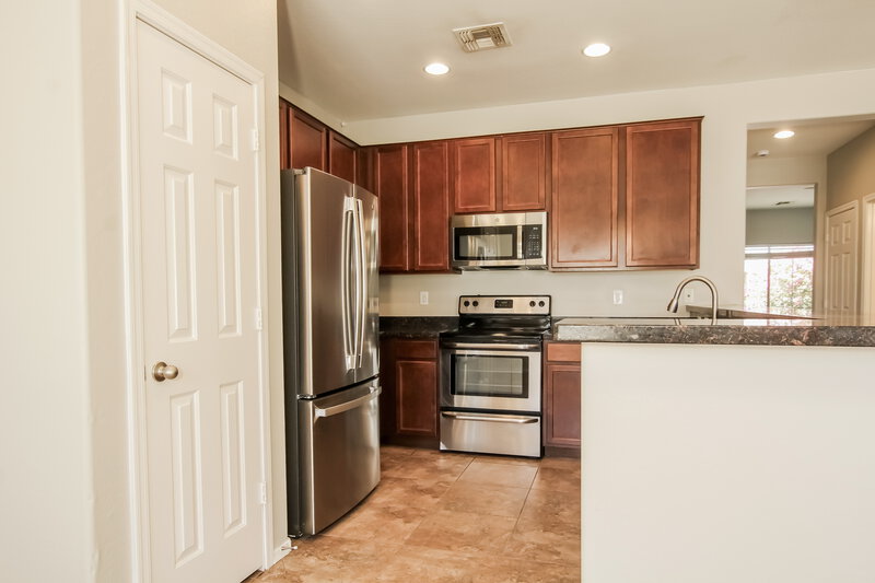 2,370/Mo, 7907 S 50th Ln Laveen, AZ 85339 Kitchen View