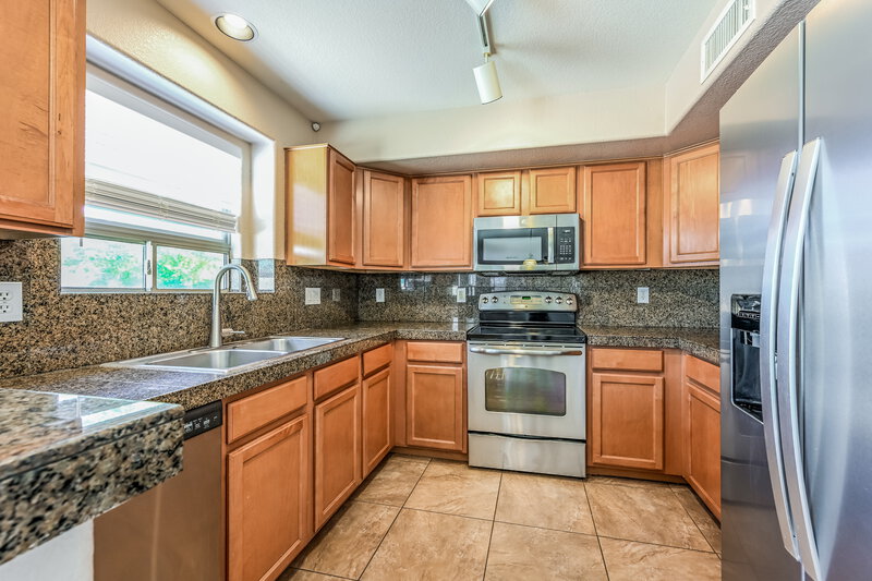 2,390/Mo, 28001 N 23rd Dr Phoenix, AZ 85085 Kitchen View