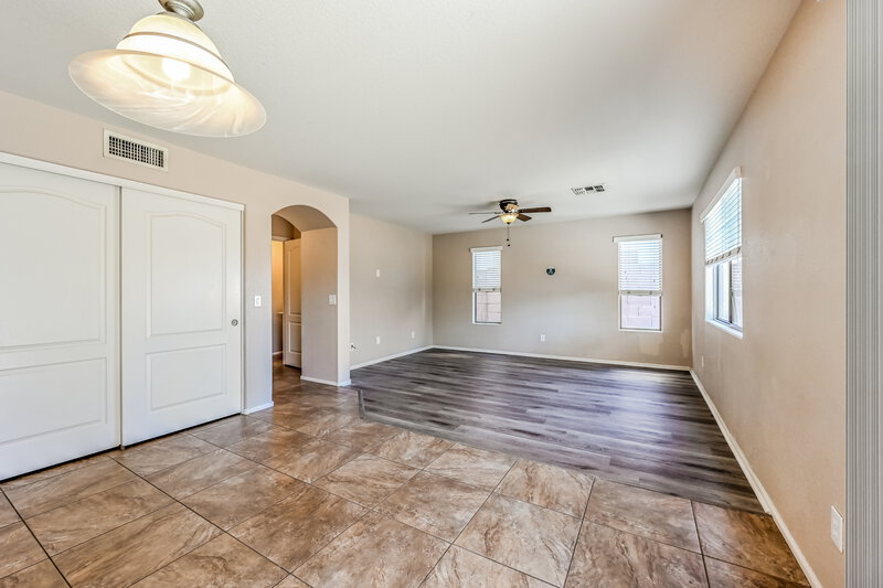 2,390/Mo, 28001 N 23rd Dr Phoenix, AZ 85085 Family Room View