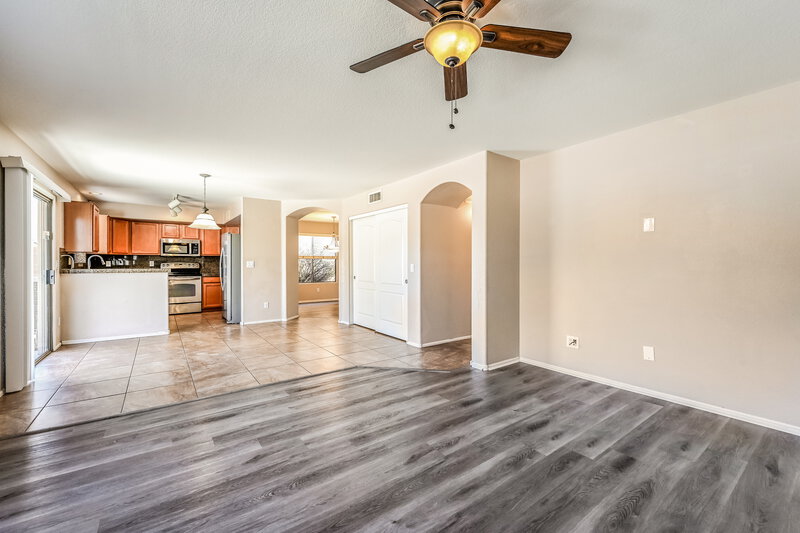 2,390/Mo, 28001 N 23rd Dr Phoenix, AZ 85085 Family Room View 2