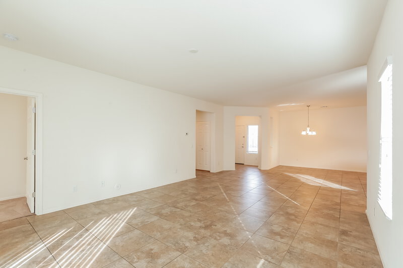 2,095/Mo, 4945 W Fawn Dr Laveen, AZ 85339 Living Room View 3