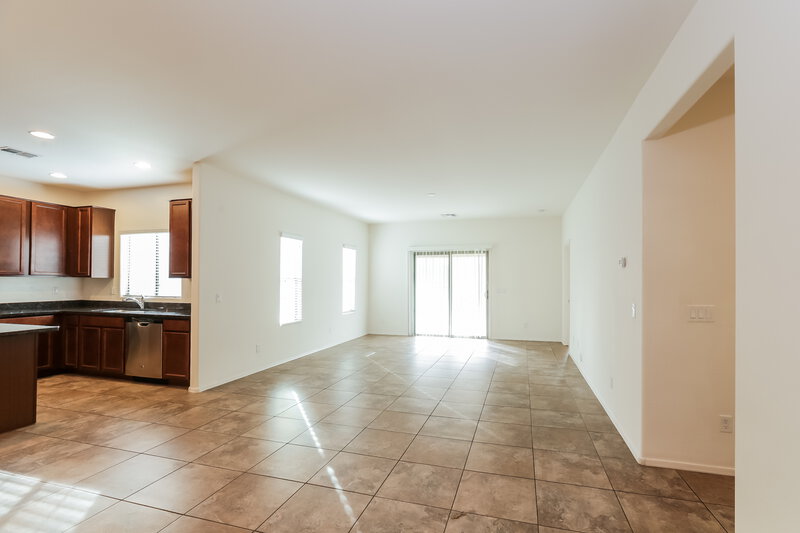 2,095/Mo, 4945 W Fawn Dr Laveen, AZ 85339 Dining Room View 2
