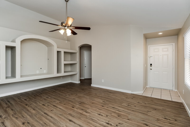 1,910/Mo, 10304 E Baltimore St Mesa, AZ 85207 Living Room View