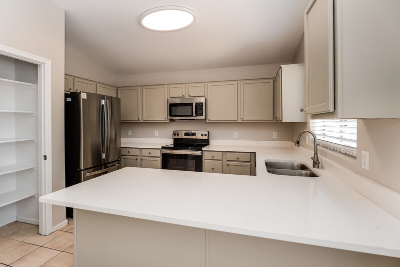 1,910/Mo, 10304 E Baltimore St Mesa, AZ 85207 Kitchen View