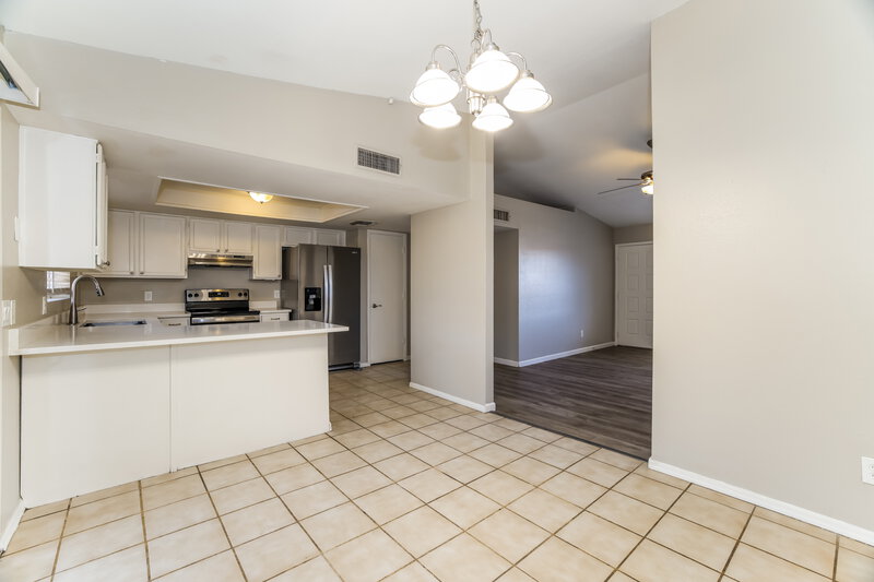 1,990/Mo, 1417 E Irwin Ave Phoenix, AZ 85042 Dining Room View