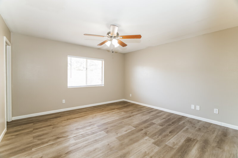 1,990/Mo, 1417 E Irwin Ave Phoenix, AZ 85042 Main Bedroom View 2