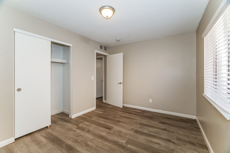 1,990/Mo, 1417 E Irwin Ave Phoenix, AZ 85042 Bedroom View