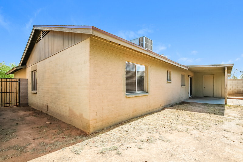1,990/Mo, 1417 E Irwin Ave Phoenix, AZ 85042 Rear View
