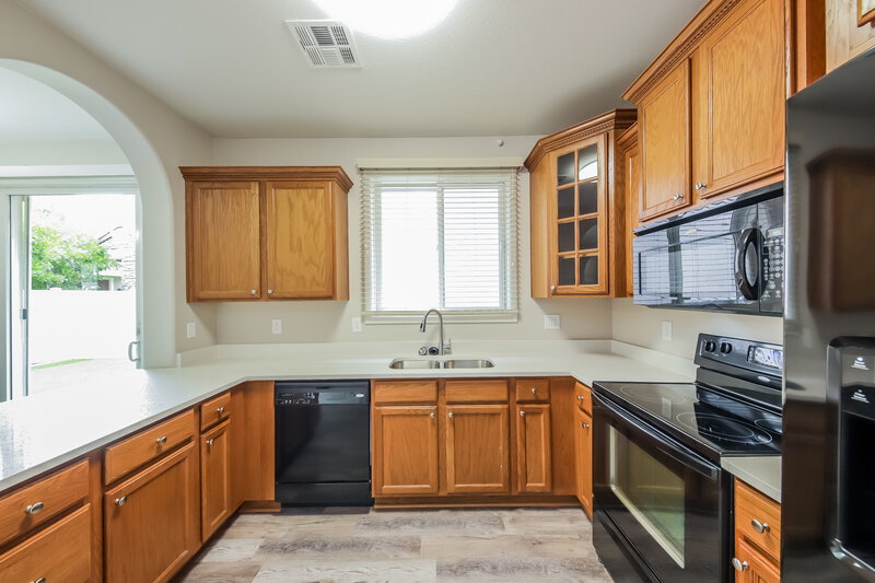 2,055/Mo, 28902 N 124th Dr Peoria, AZ 85383 Kitchen View 2