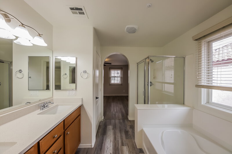 2,055/Mo, 28902 N 124th Dr Peoria, AZ 85383 Main Bathroom View