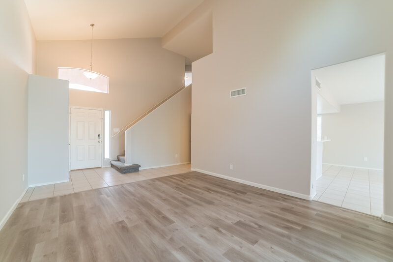 2,690/Mo, 3929 E Wescott Dr Phoenix, AZ 85050 Living Room View 2