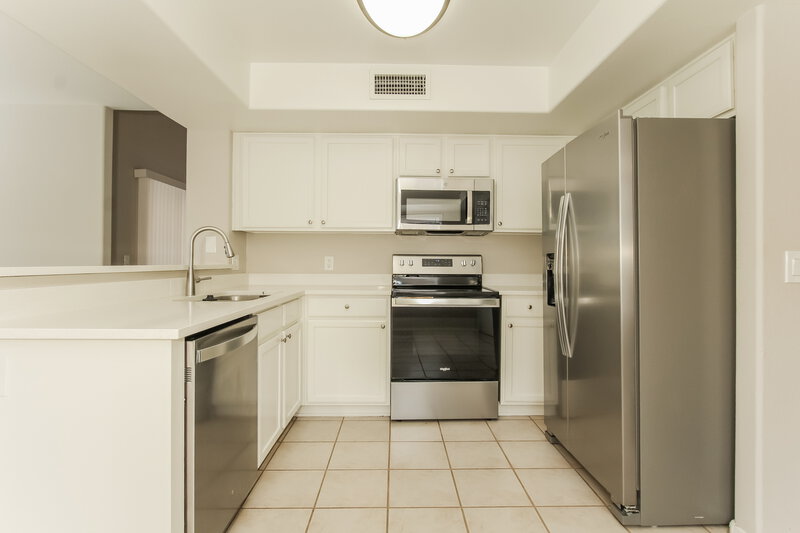 2,480/Mo, 3929 E Wescott Dr Phoenix, AZ 85050 Kitchen View
