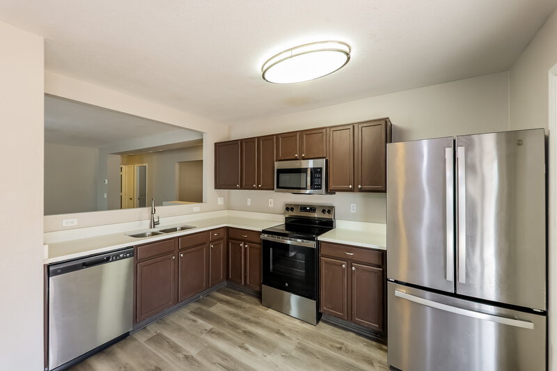 2,240/Mo, 3108 W Lucia Dr Phoenix, AZ 85083 Kitchen View 2