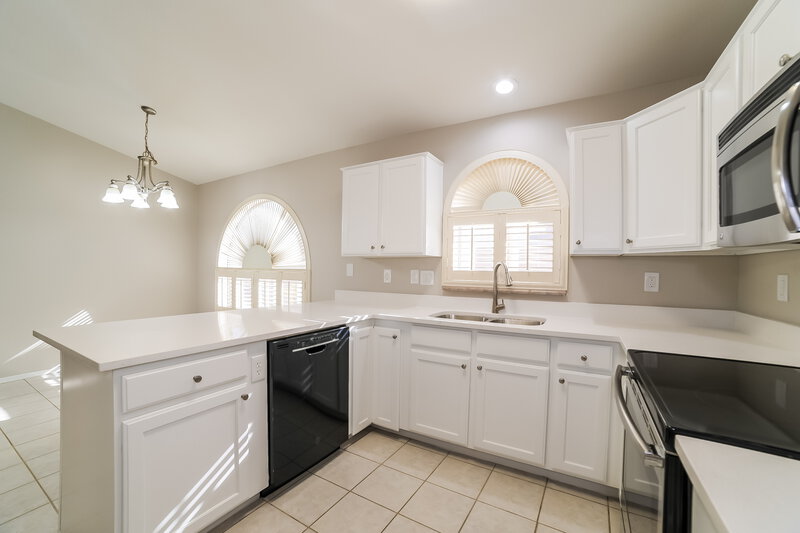 1,990/Mo, 15345 W Lea Ln Surprise, AZ 85374 Kitchen View
