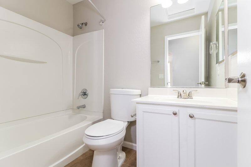 1,775/Mo, 11 S 219th Dr Buckeye, AZ 85326 Main Bathroom View 2