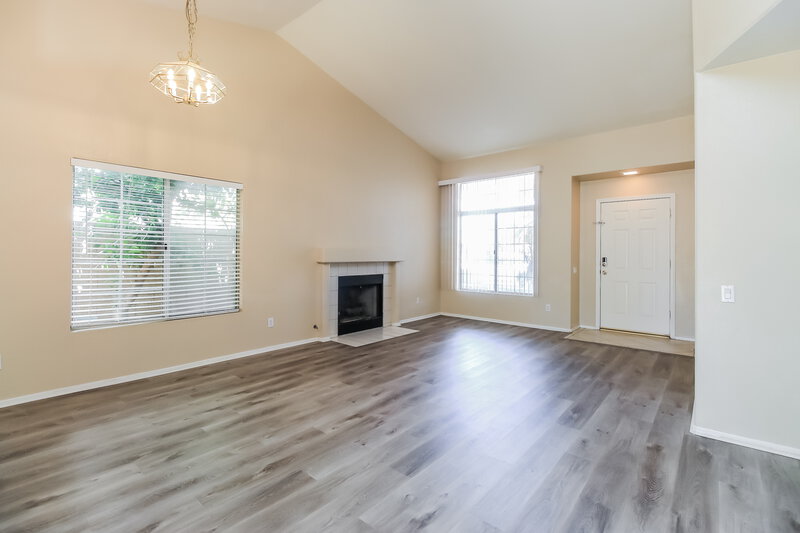 2,335/Mo, 1130 N Meadows Dr Chandler, AZ 85224 Living Room View