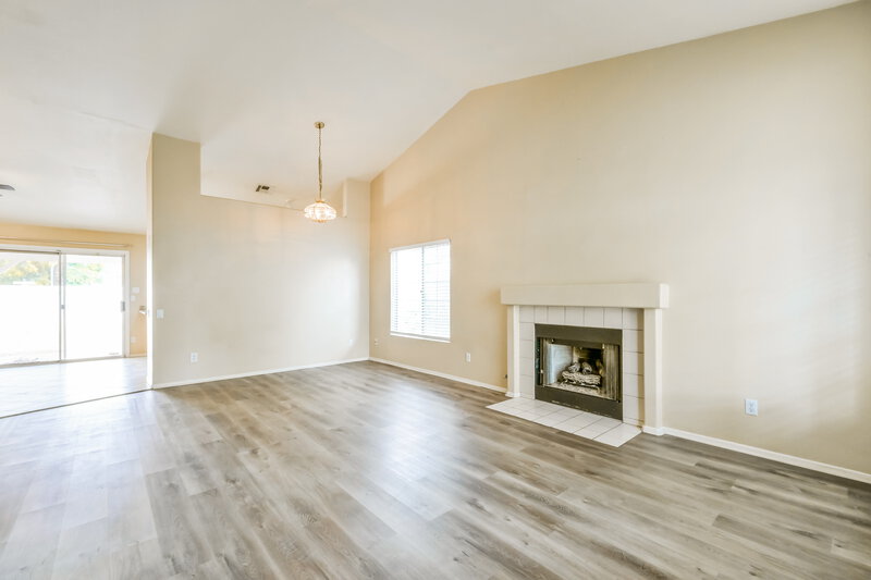 0/Mo, 1130 N Meadows Dr Chandler, AZ 85224 Living Room View