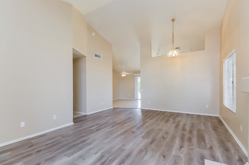 2,335/Mo, 1130 N Meadows Dr Chandler, AZ 85224 Living Room View 2