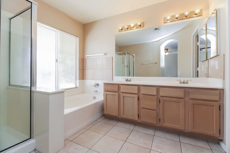 2,335/Mo, 1130 N Meadows Dr Chandler, AZ 85224 Main Bathroom View