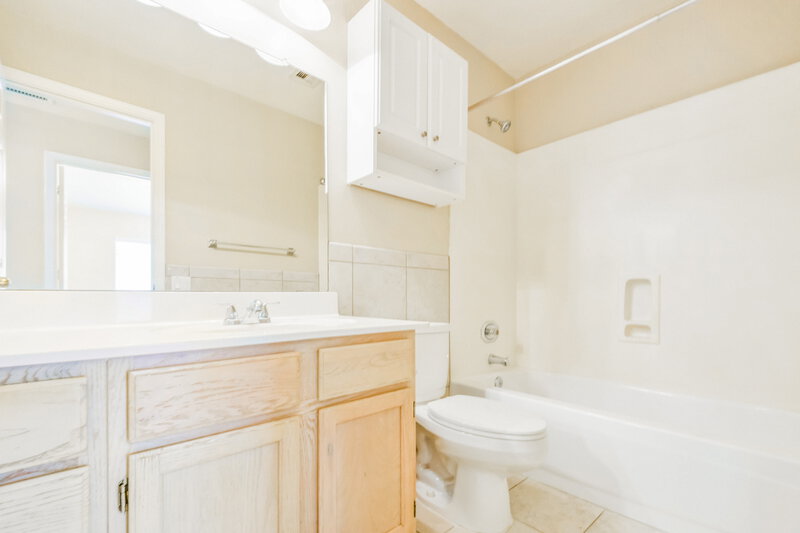 0/Mo, 1130 N Meadows Dr Chandler, AZ 85224 Bathroom View