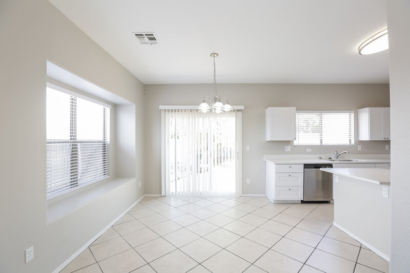 2,405/Mo, 5216 E Flower Ave Mesa, AZ 85206 Dining Room View 2