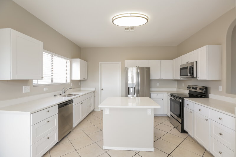 2,405/Mo, 5216 E Flower Ave Mesa, AZ 85206 Kitchen View