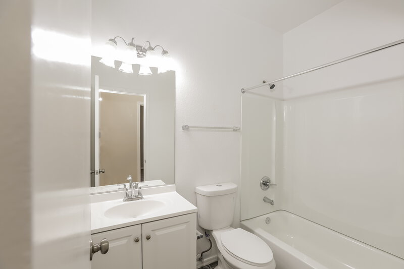 2,405/Mo, 5216 E Flower Ave Mesa, AZ 85206 Bathroom View