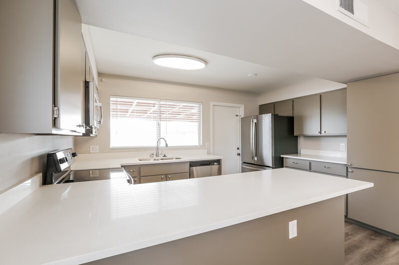 2,170/Mo, 307 W Nopal Pl Chandler, AZ 85225 Kitchen View