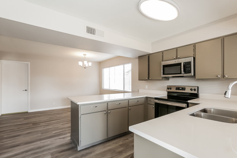 2,170/Mo, 307 W Nopal Pl Chandler, AZ 85225 Kitchen View 2