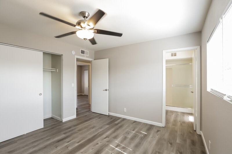 2,170/Mo, 307 W Nopal Pl Chandler, AZ 85225 Main Bedroom View