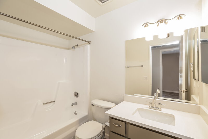 2,170/Mo, 307 W Nopal Pl Chandler, AZ 85225 Bathroom View