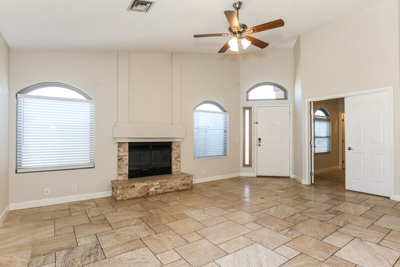 2,225/Mo, 4452 E Wildwood Dr Phoenix, AZ 85048 Living Room View 2