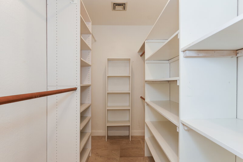 2,225/Mo, 4452 E Wildwood Dr Phoenix, AZ 85048 Walk In Closet View