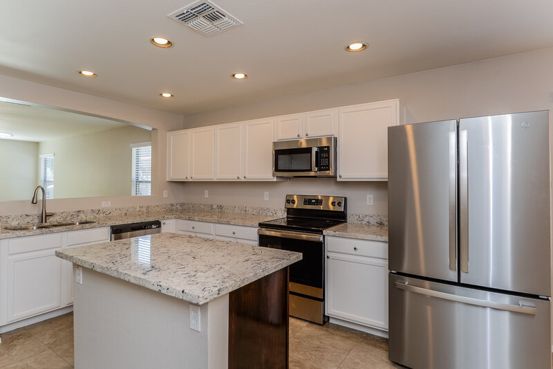 2,035/Mo, 2115 S Luther Mesa, AZ 85209 Kitchen View