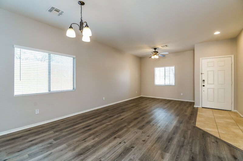 2,275/Mo, 5206 W Glass Ln Laveen, AZ 85339 Living Room View